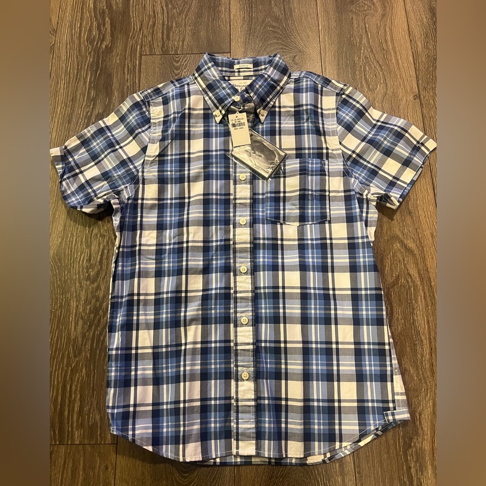 A&F BUTTON DOWN SHIRT NEW WITH TAGS